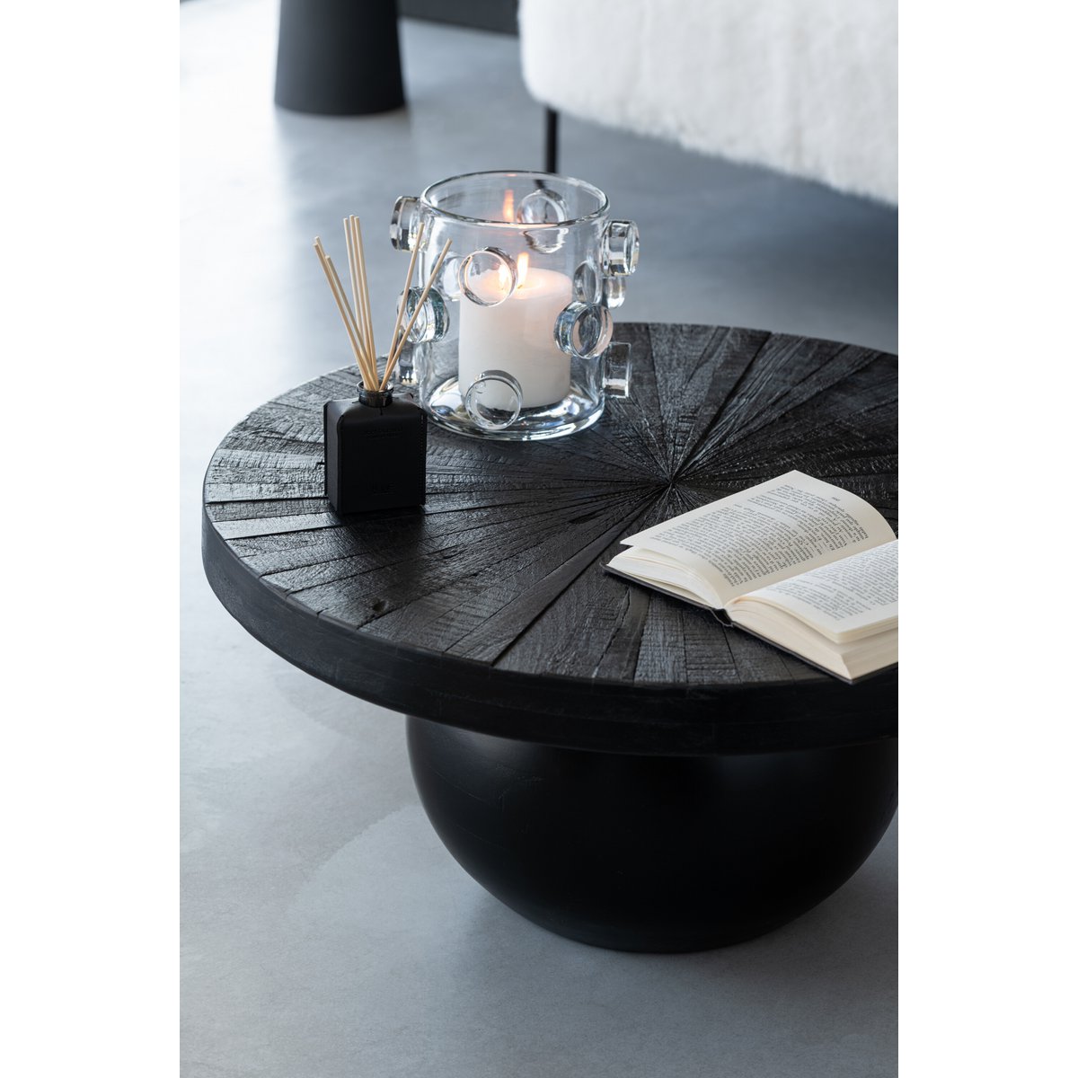 J-Line bijzettafel Bol Shanil - hout - zwart