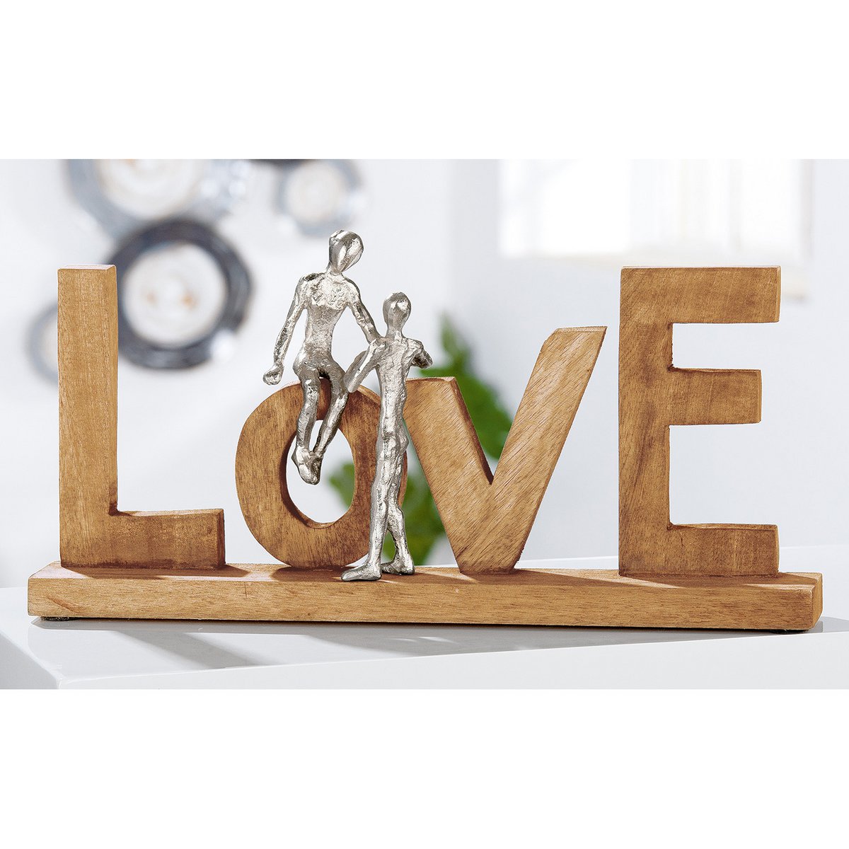 Houten letters "LOVE"