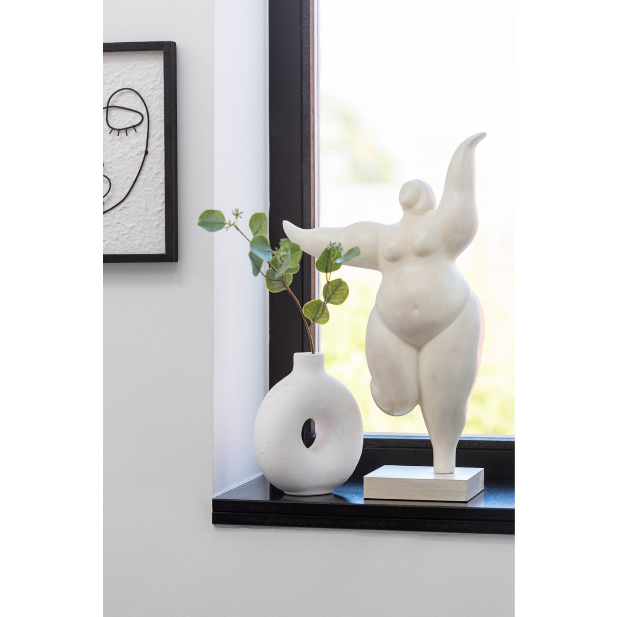 J-Line Figuur Delphine Poly Beige