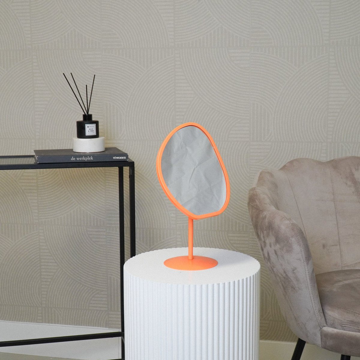 Staande make-up spiegel oranje