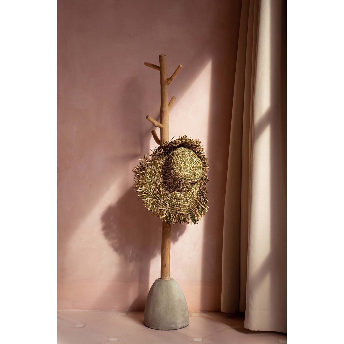 Betonnen kapstok - naturel hout