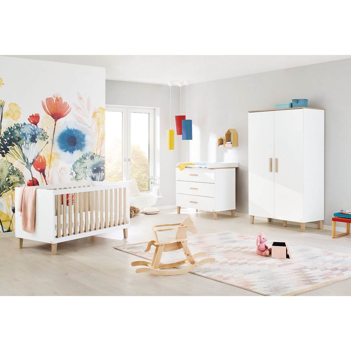 Set 'Lumi' breed3 delen: ledikant, brede commode, 2-deurs kledingkast