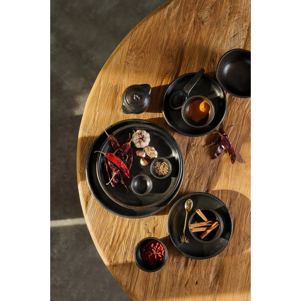 Burned Classic bord - Zwart - L.