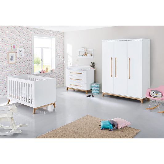 Set 'Riva' breed groot, incl. wandplank 4 delen: ledikant, brede commode, grote kledingkast, wandplank