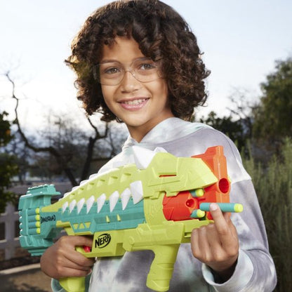 Nerf Dinosquad Armorstrike Blaster + 16 Darts