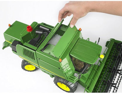 Bruder John Deere T670i Maaimachine