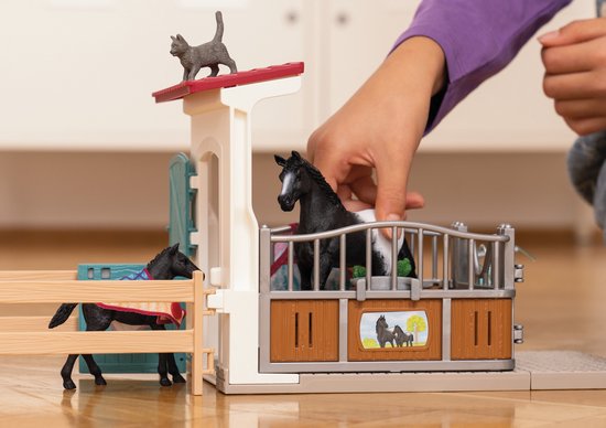 Schleich Horse Club Paardenbox + Merrie en Veulen