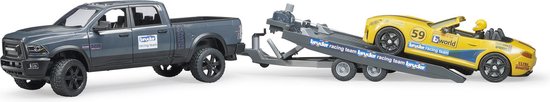 Bruder 02504 RAM Power Wagon en Roadster Bruder Racing Team + Figuur 1:16